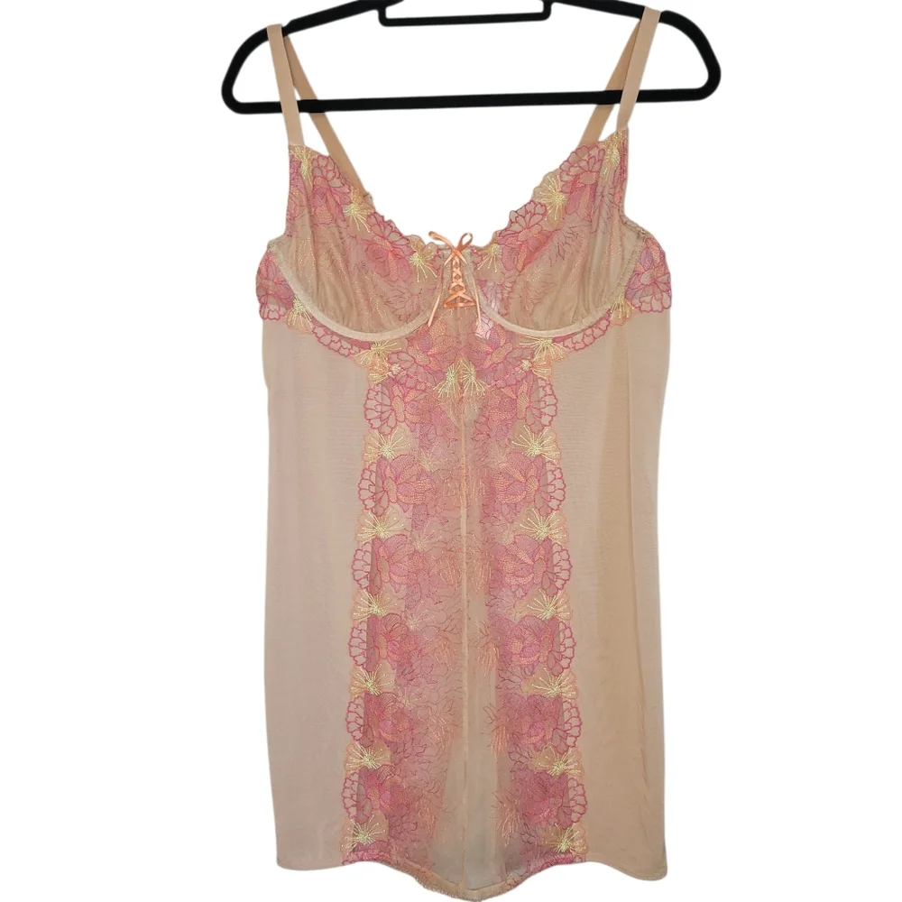 Torrid Curve Nude Floral Embroidered Mesh Chemise lingerie, Size 0 - Picture 4 of 13